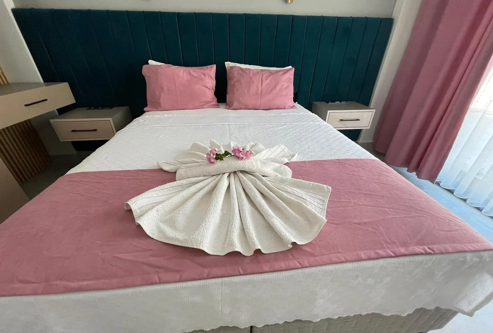 אולודניץ Hayat Apart Hotel מלון דירות