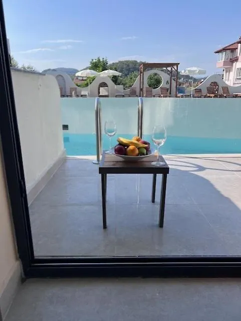 אולודניץ Hayat Apart Hotel מלון דירות